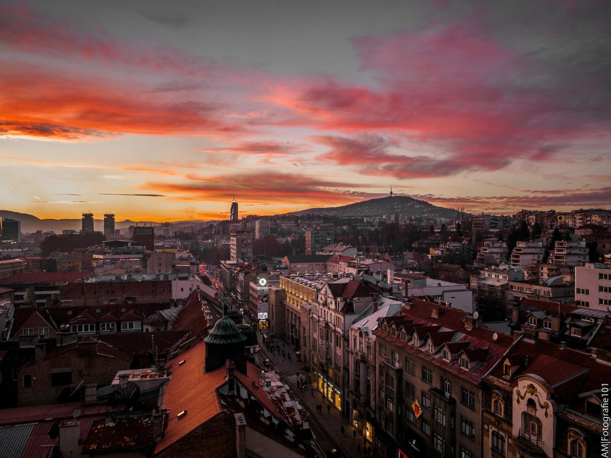 Modern 2Bdr Apartment In The Center- Free Parking Sarajevo Bagian luar foto