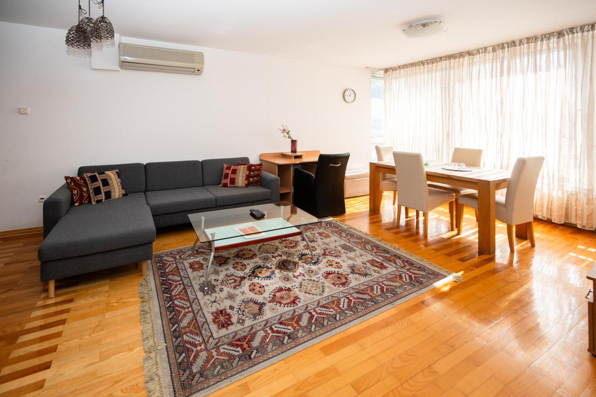 Modern 2Bdr Apartment In The Center- Free Parking Sarajevo Bagian luar foto