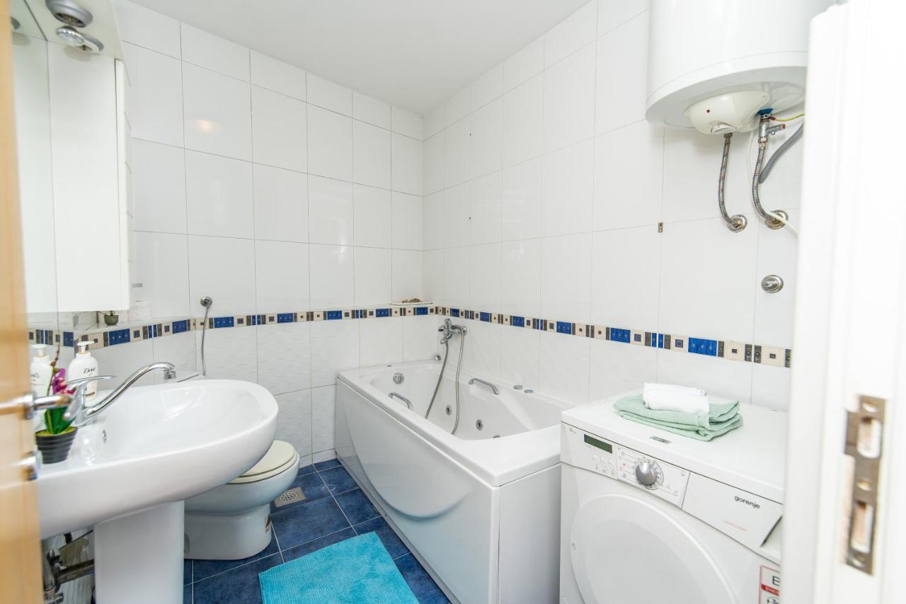 Modern 2Bdr Apartment In The Center- Free Parking Sarajevo Bagian luar foto